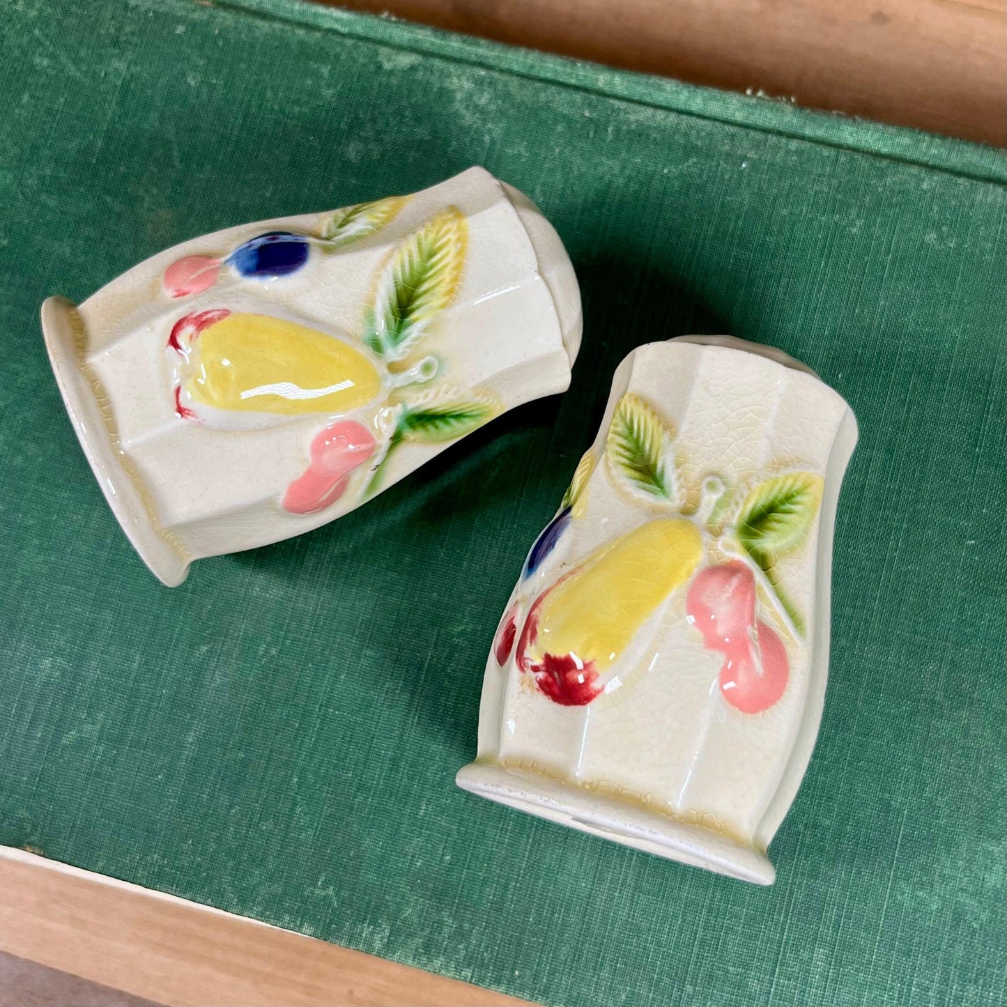 Royal Sealy Salt & Pepper Set - Sparrow and Finch Vintage